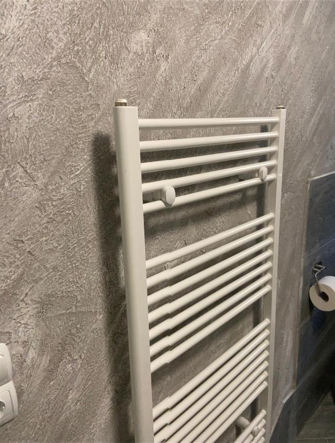 Kraichgau # 1-Zkd Mit Ebk, Modern Und Barrierefrei, Monteurzimmer, Self-Check-In Ittlingen Luaran gambar